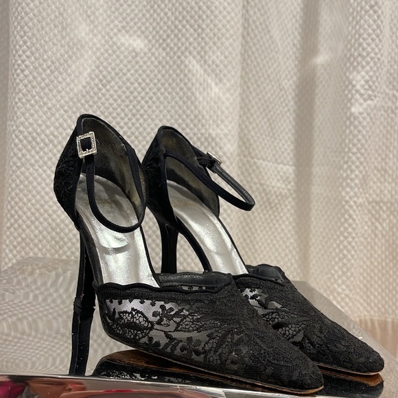 Stuart Weitzman lace - Picture 3 of 8